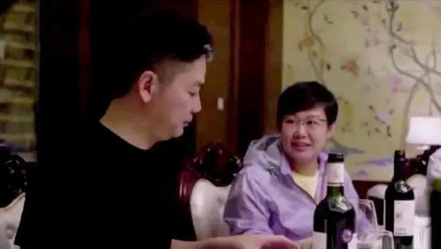 魅力狗开团软件：杜爽怀孕致京东高层尴尬，刘强东反应引热议