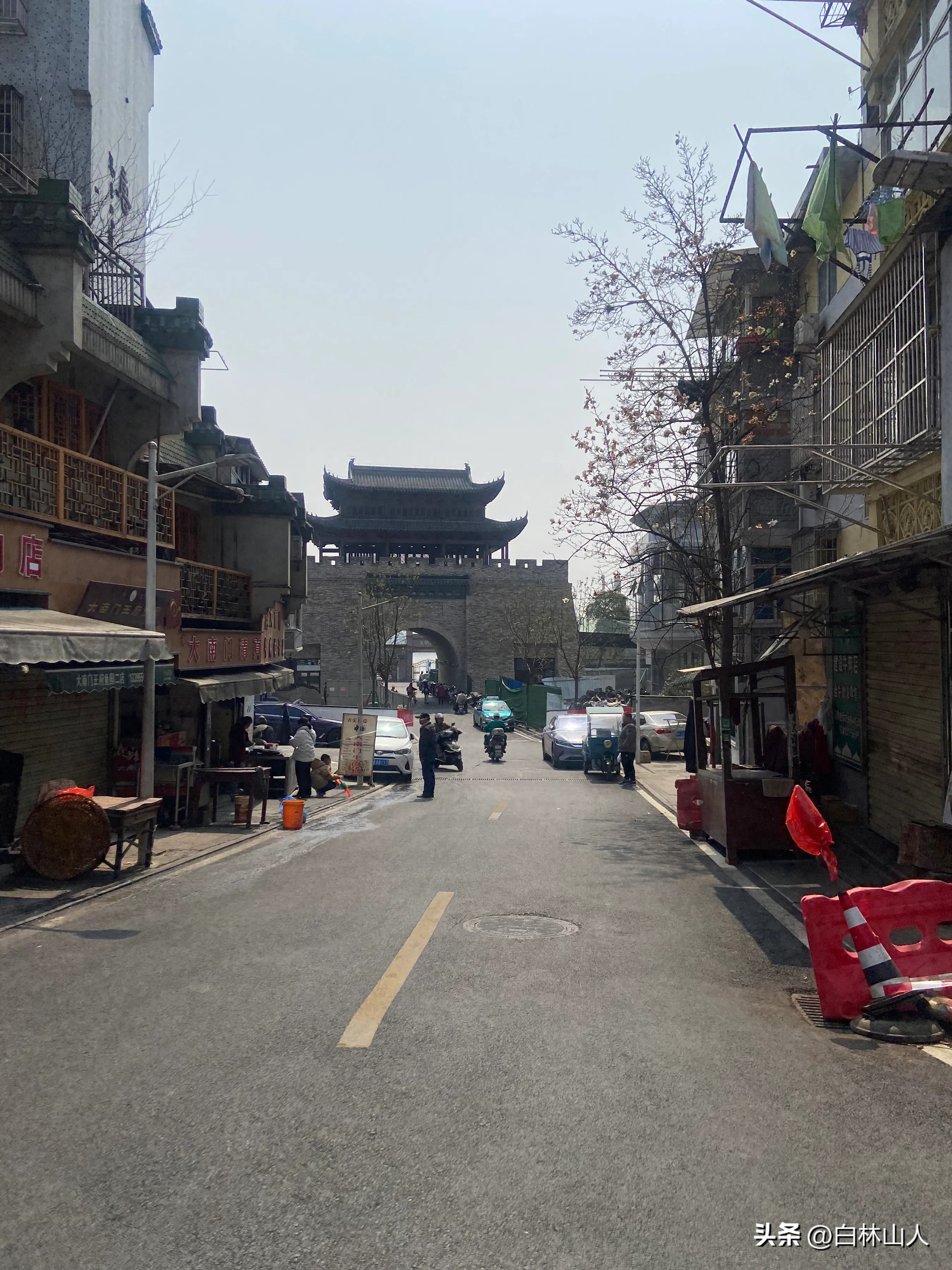 要火助手：小城春日漫游，品尝大南门牛肉包子的美好时光