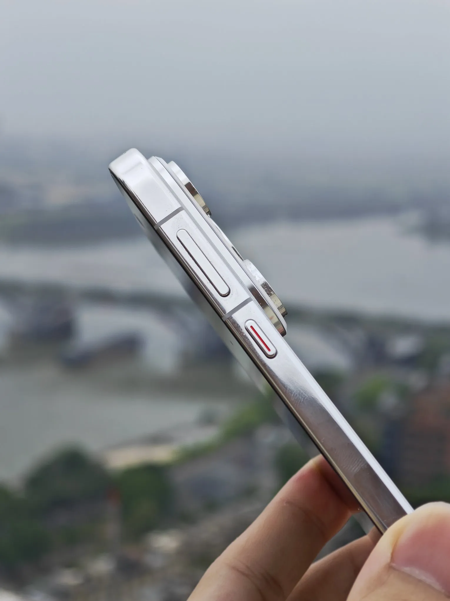 YY助手：华为Pura 70评测，颜值与性能兼具的性价比之选
