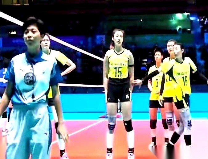 YY助手小号：女排姑娘的“秋裤”背后，拼搏与坚持的真实故事