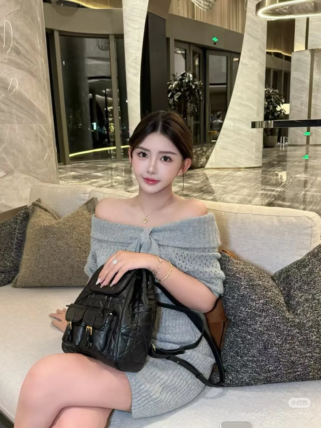 小评助手：韩安冉，网络红人的成功与争议，社交媒体时代的个人品牌之路