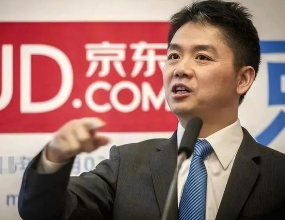 小Q助手：京东进军外卖市场，刘强东如何重塑供应链与消费模式？