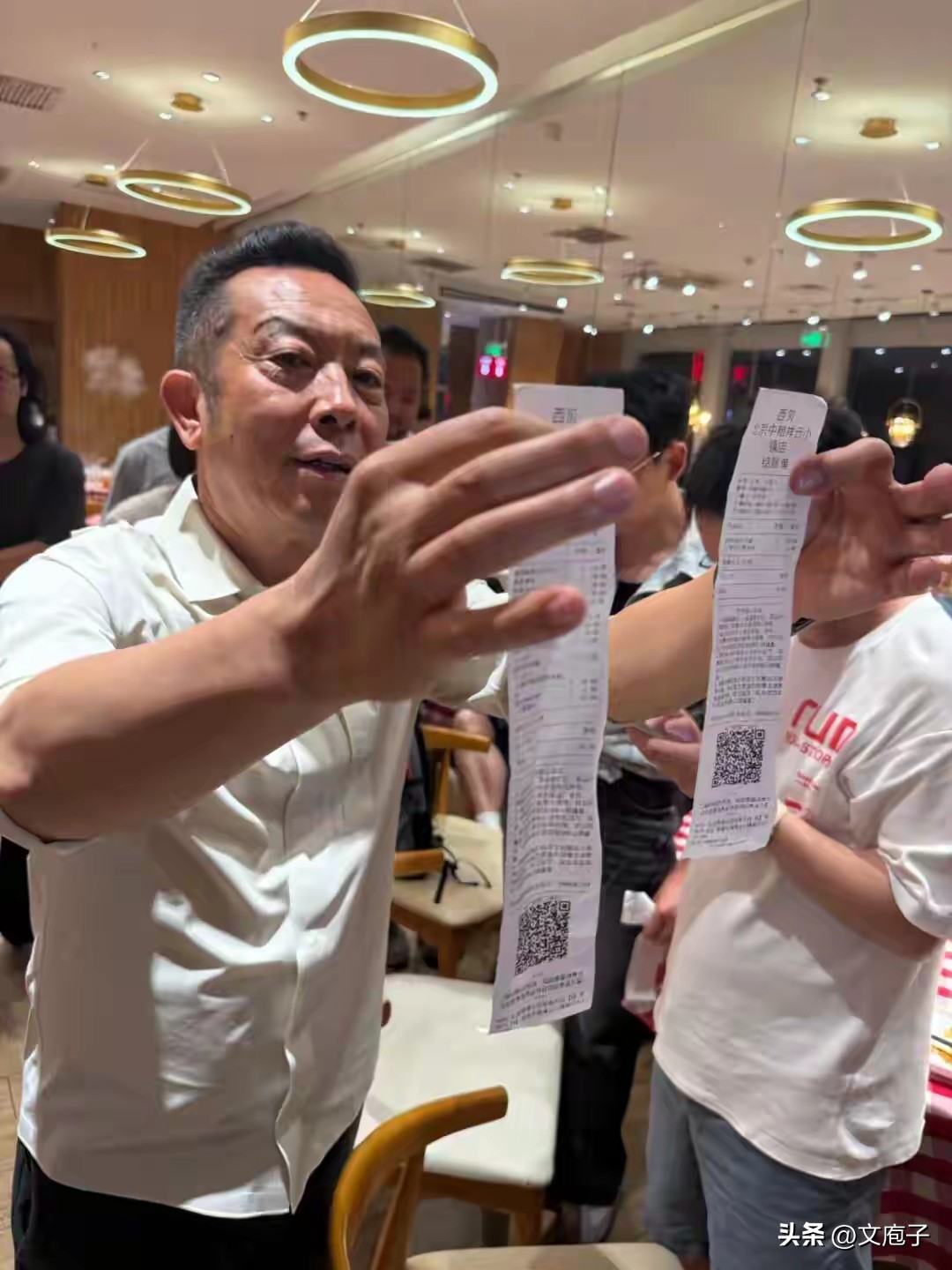 小评评助手官网入口：老罗悬赏揭露西贝预制菜真相，食品安全与商业诚信的较量