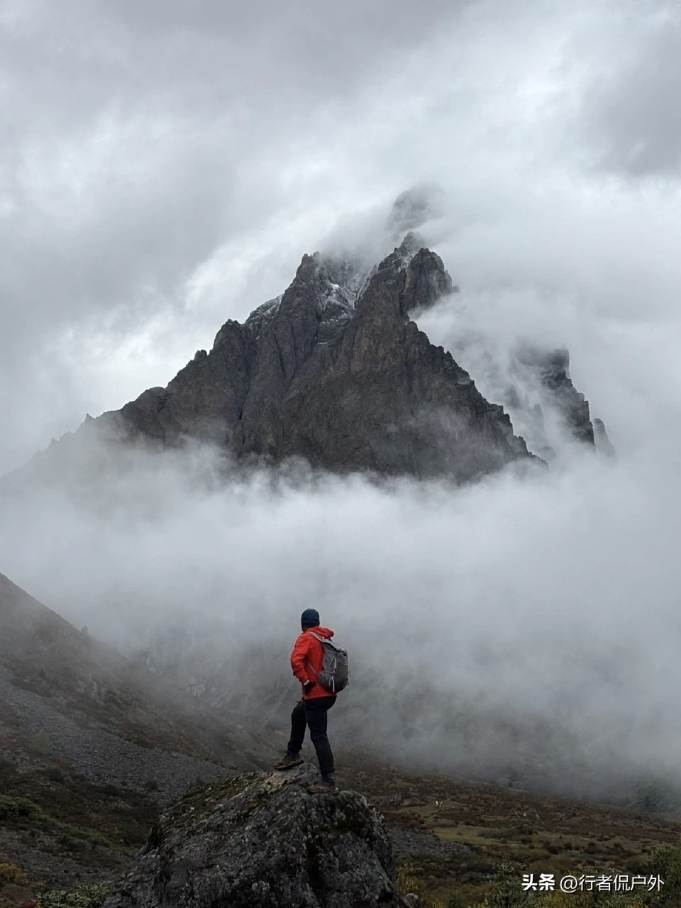 51助手最新版本：经济不景气反而激发户外热潮，成年人的“情绪补给站”新解读