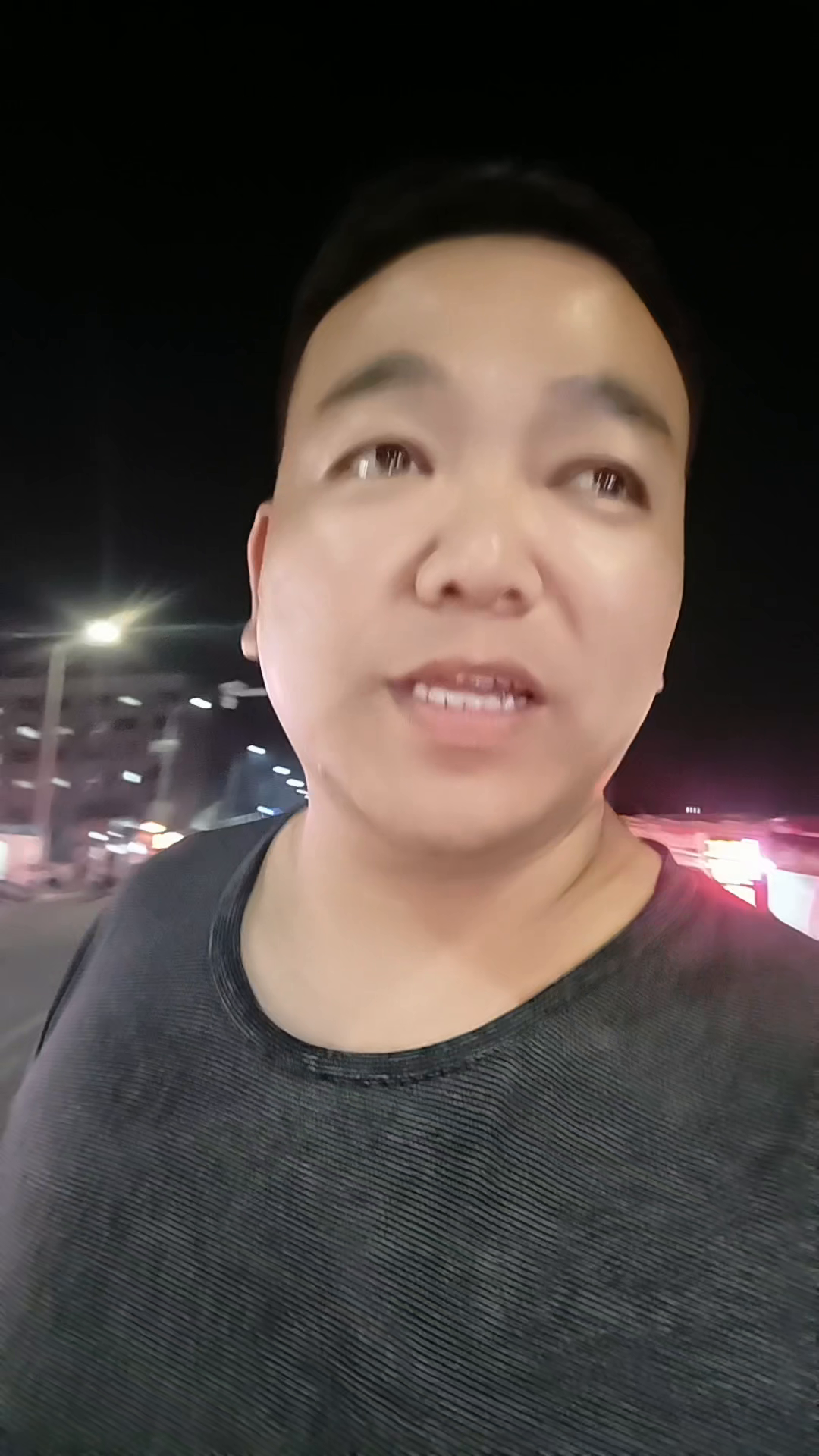 超单助手网站：杭州夜市经济，摆摊生意的机遇与挑战解析