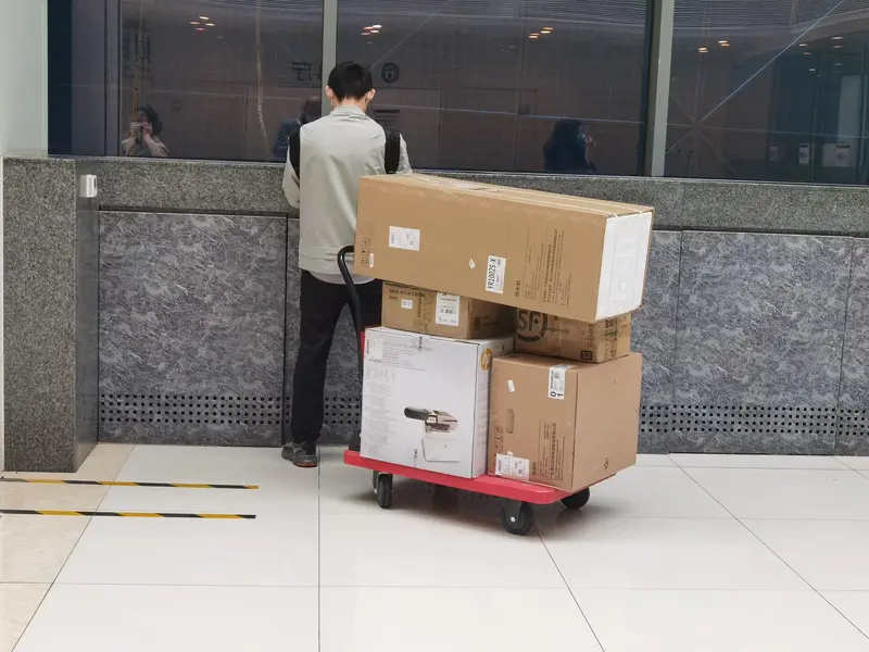 小Q助手最新版本：锤子手机失败背后的真相，情怀与商业现实的三重困局分析