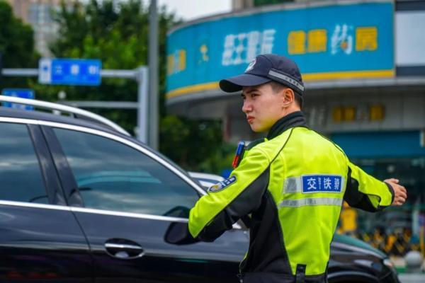 YY助手官网入口：宁波交通预警，五一假期前夕城区及高速将迎大流量