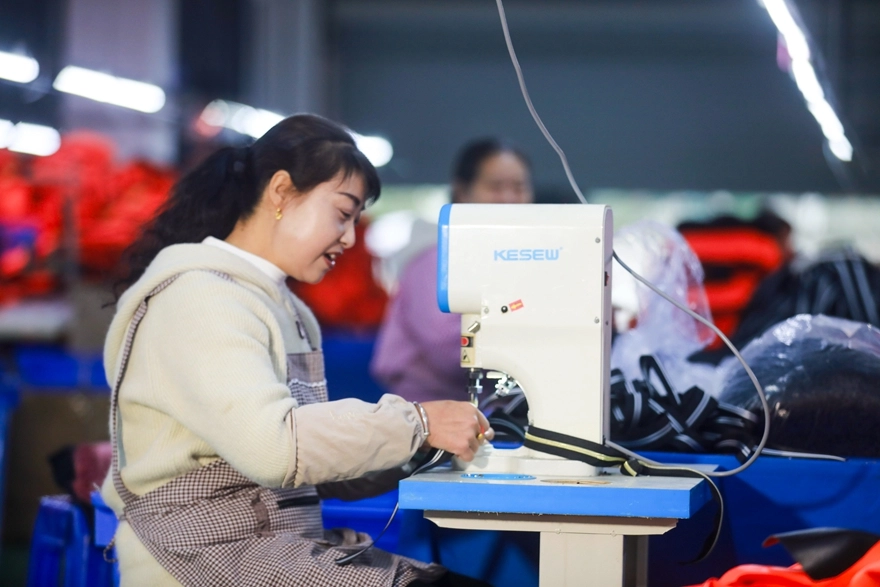 超评助手官网：社区“微工厂”助力贵州黔西实现稳就业与增收梦想