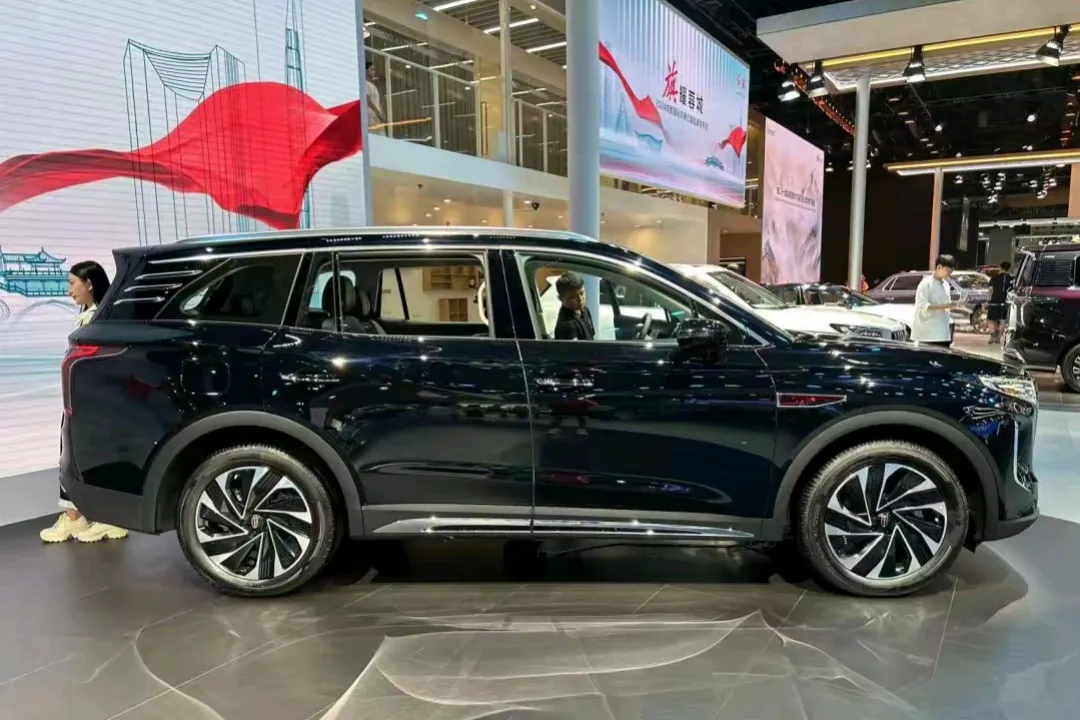 易出评操作步骤：红旗HS7 PHEV，重新定义中式豪华SUV，智驾与动力的完美结合