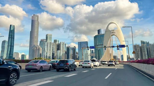 超评助手软件：职场小白必读，10条提升经验助你快速站稳脚跟