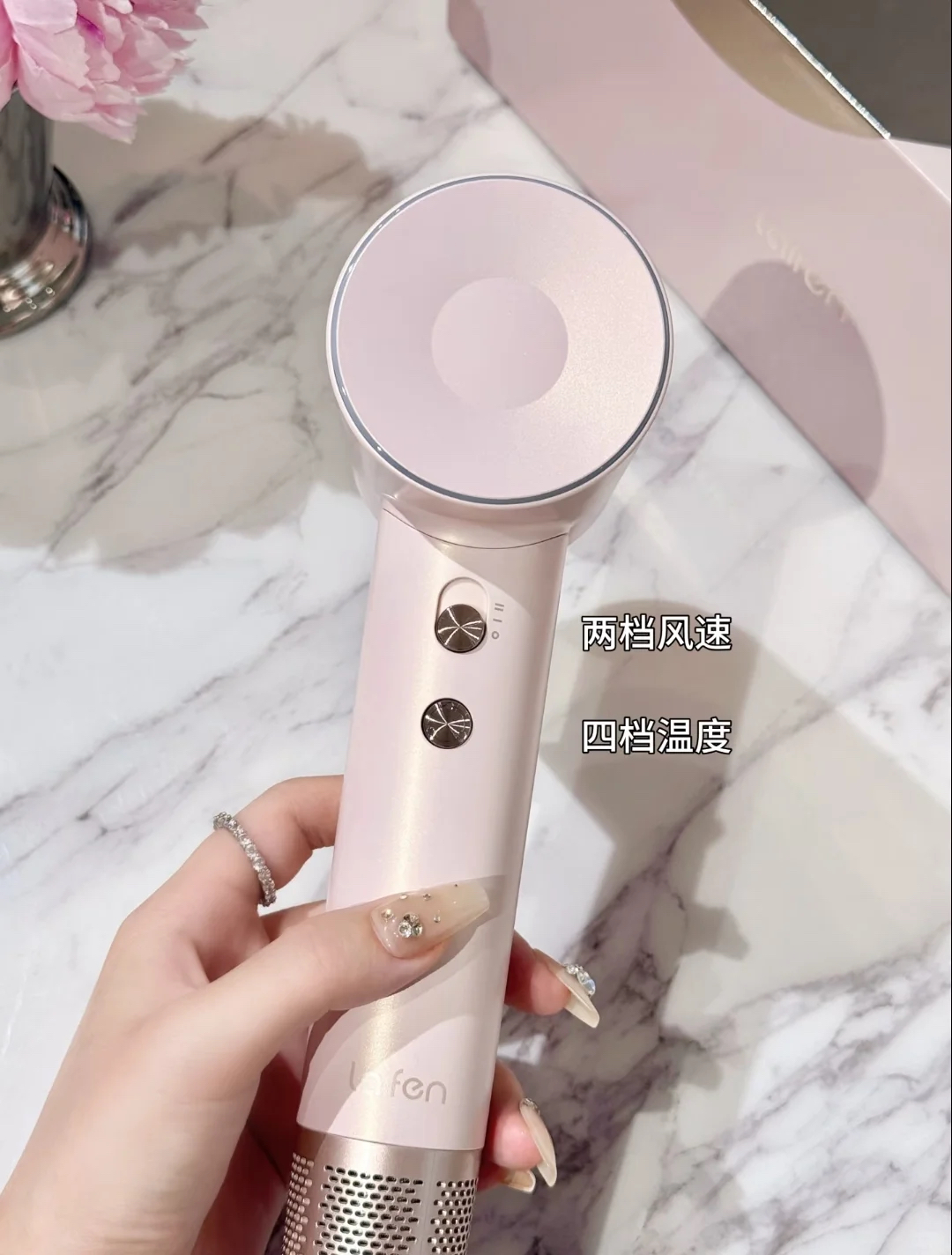 超评助手小号：新款高速吹风机测评，徕芬、追觅与同诗三强对决，干发护发效果全解析！