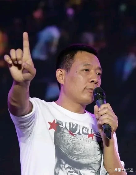 夕夕助手：胖东来的孤独与善良，一个企业家的坚持与挑战