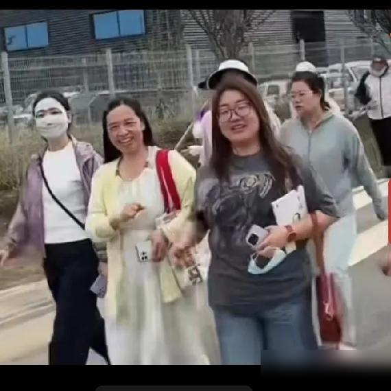 拼多多动销出评出评软件：董宇辉火爆直播，小龙虾背后的家国情怀与助农故事