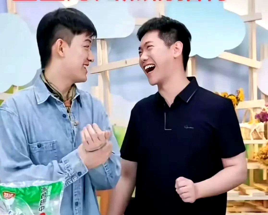 番茄助手：职场启示，暴雨中的团队力量与粉丝支持的成功秘诀