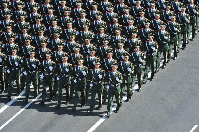 优选助手：中国未来30年将如何引领世界，10大关键领域分析
