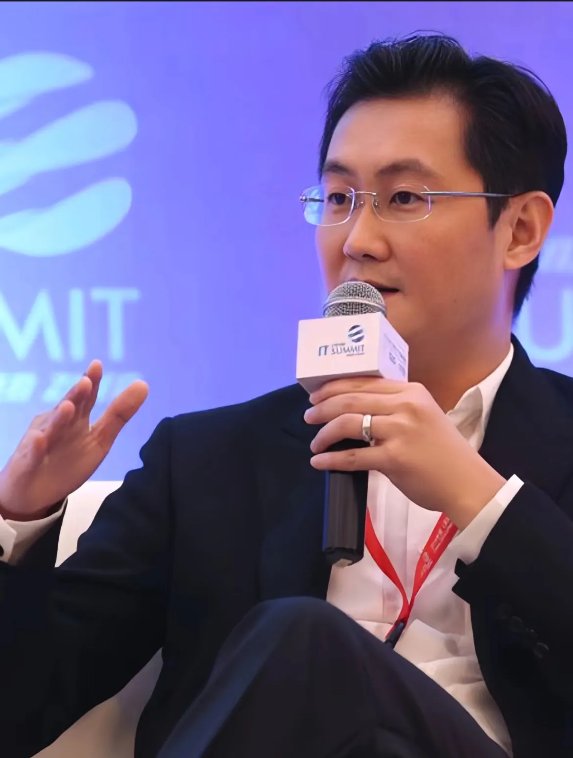 51助手卡密：马化腾，腾讯创始人的成功之路与商业智慧解析