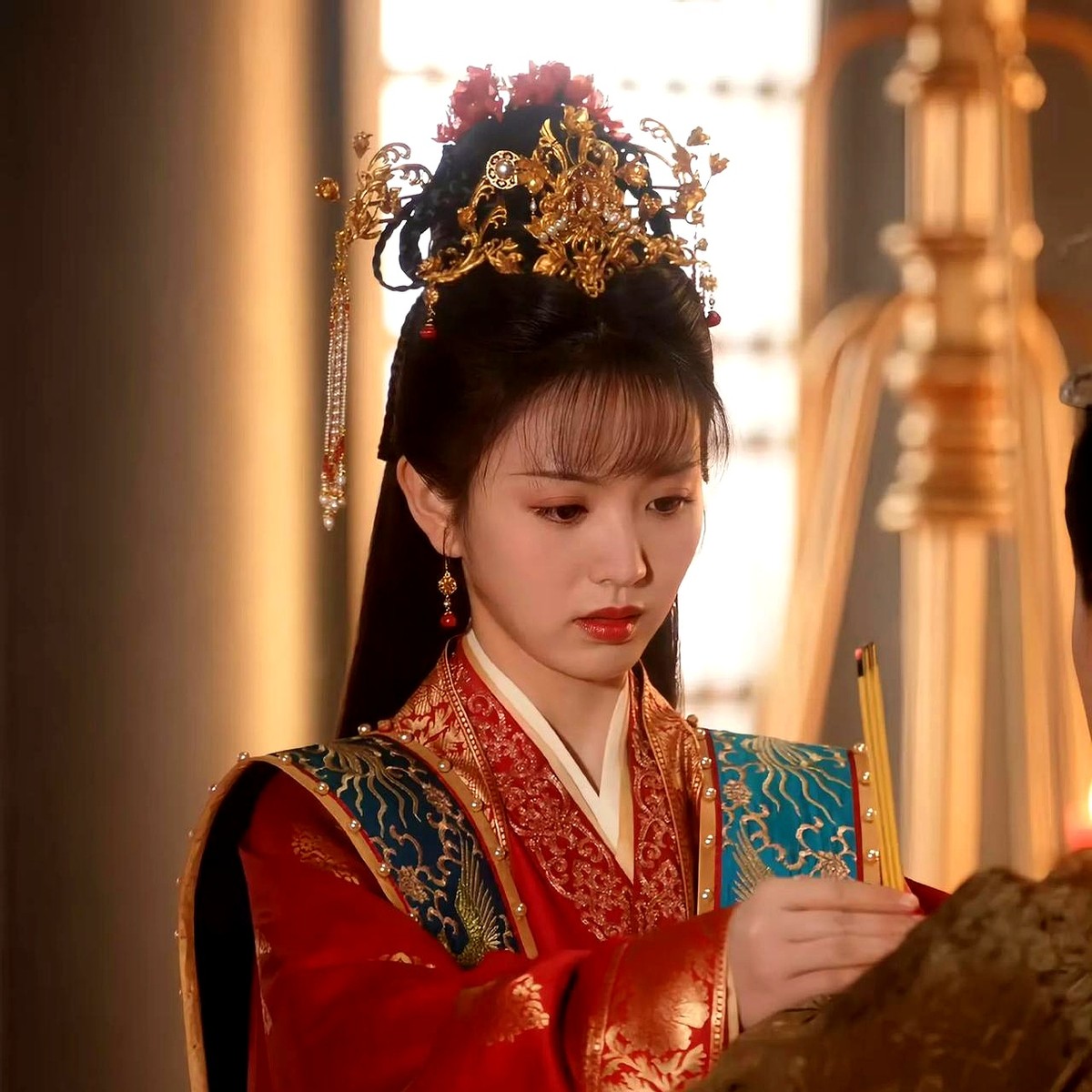 超单助手拼多多：影视商业操盘揭秘，95花田曦薇如何实现多平台流量闭环
