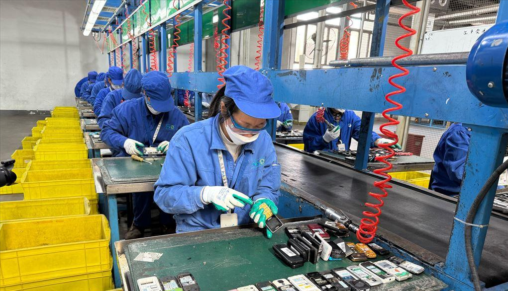 多多出评：国家队出手，废旧手机回收如何实现信息安全与环境保护双赢？