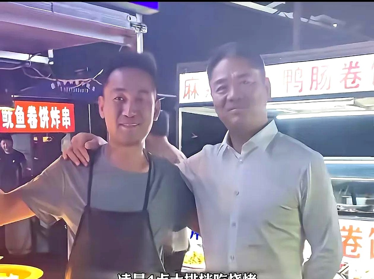 51助手网站：京东CEO与夜市摊主的亲民营销，流量、品牌与社会责任交织的故事