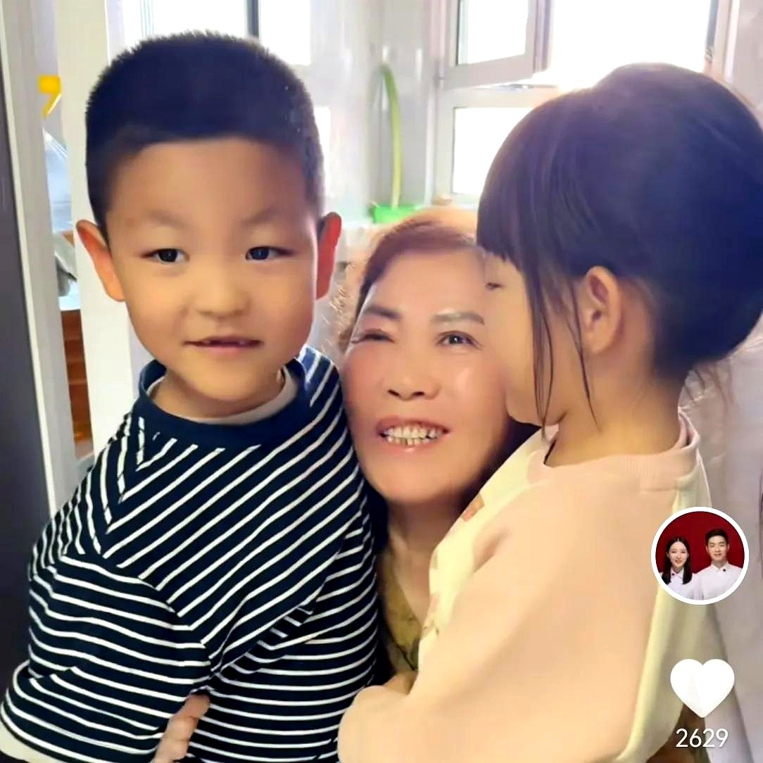易单助手使用方法：全家总动员！北漂带货女王火山姐的直播生意经揭秘