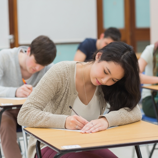 超评助手网站：考公务员真的那么难？透视挑战与坚持的真实意义