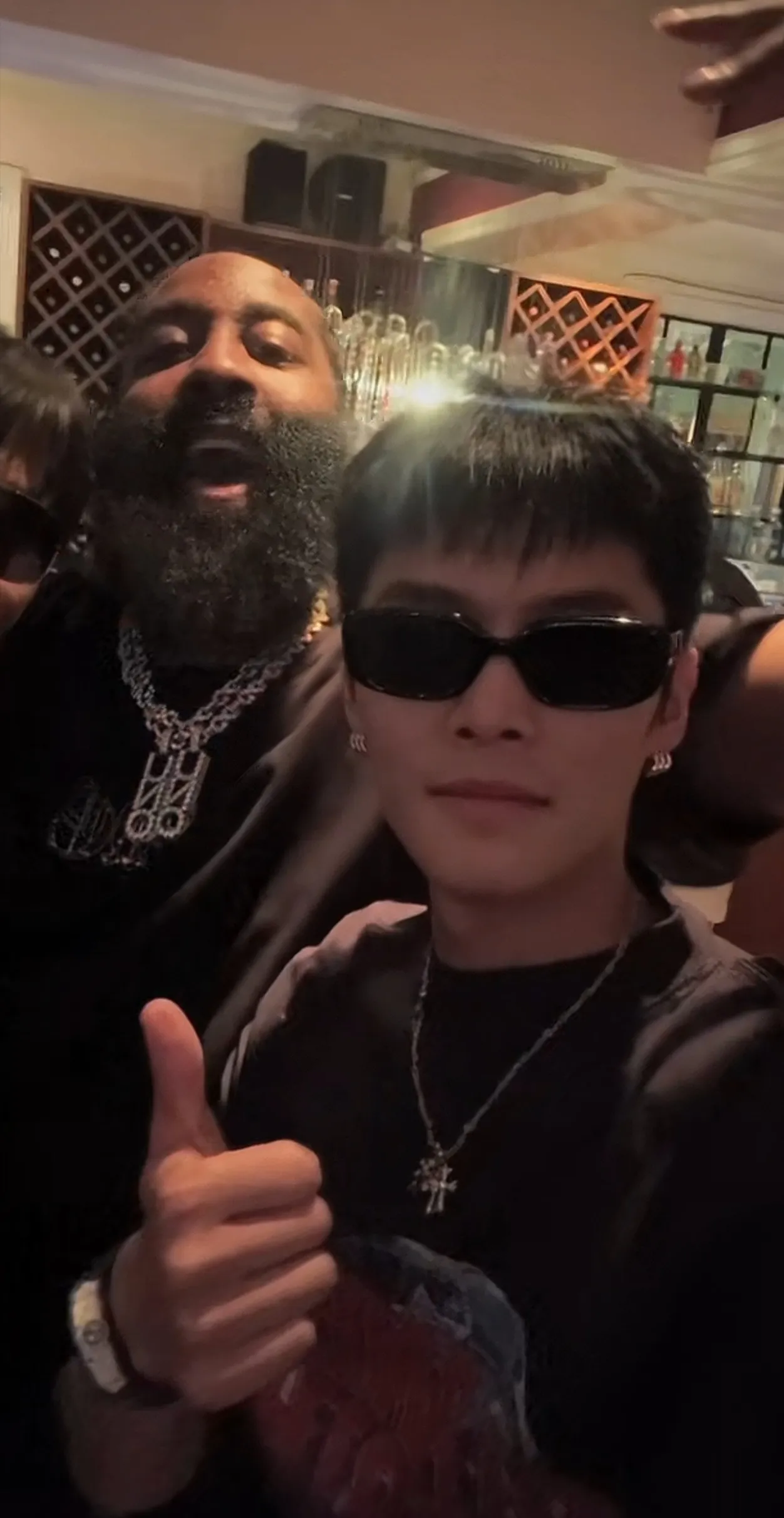 觉醒出评：“疯狂小杨哥”及三只羊因版权侵权被起诉，事件引发广泛讨论