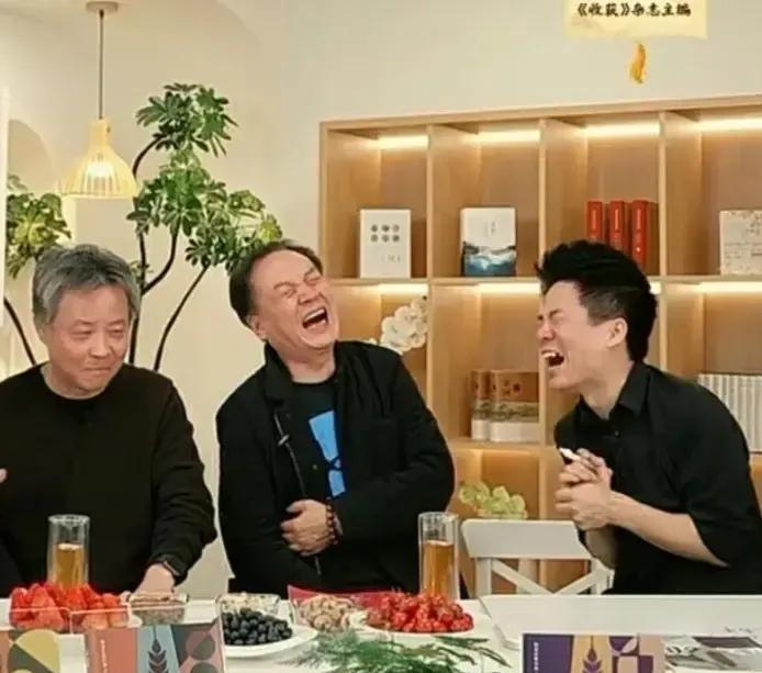 大白出评：易中天解读董宇辉内衣事件，历史视角下的现代困境与人性之美