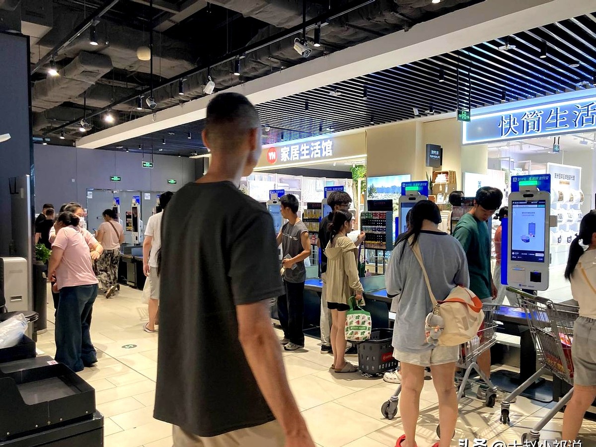 黎明助手：永辉超市调改观察，提升服务体验需重视主动互动