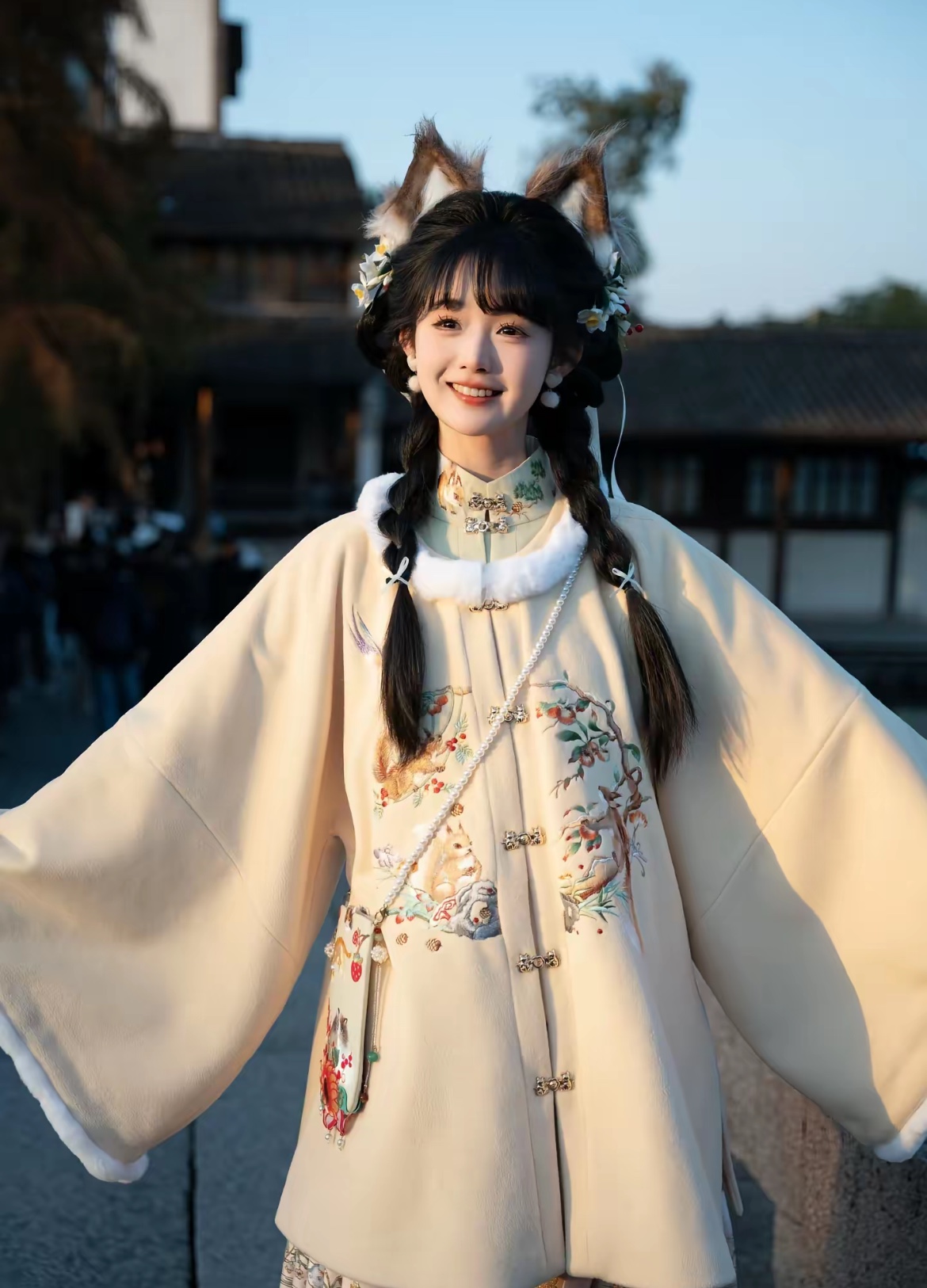 多成团助手：至春禾，短剧新女王如何凭‘疯批人设’实现8亿播放？