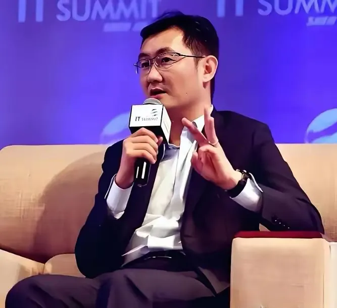 觉醒助手：京东万亿营收利润仅413亿，拼多多逆袭成＂利润狂魔＂，腾讯危机加剧！