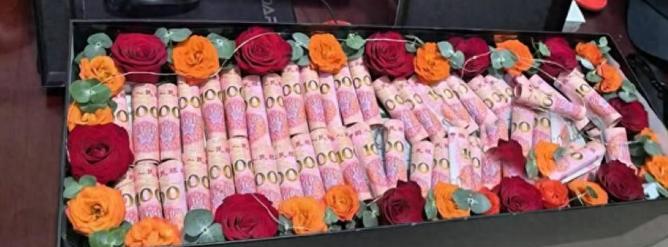 小G助手靠谱吗：花店万元订单背后，警惕现金交易洗钱骗局，男人的直觉拯救老板娘！