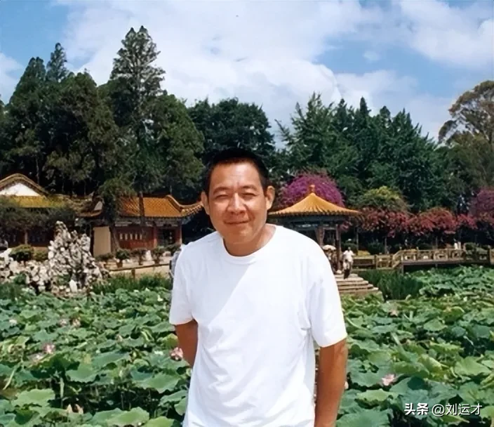 权重助手卡密：三位令人敬佩的人民企业家，刘强东、宗庆后与于东来的成功故事