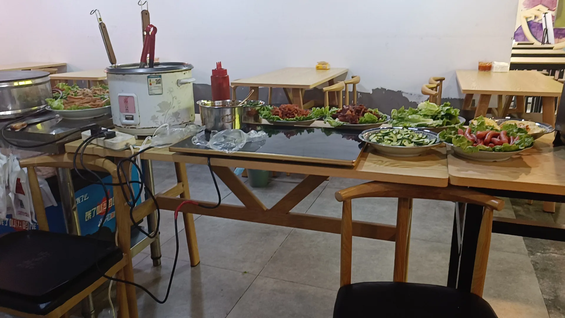 Y助手：小餐饮生意困境与转机，卷饼烧麦如何应对市场挑战？