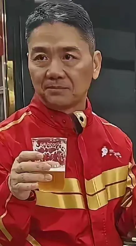 小U助手：刘强东，从草莽到商界巨头的韧性与智慧