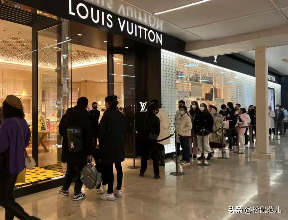 超单助手：奢侈品与性价比，唯品会618大促引发年轻消费热潮