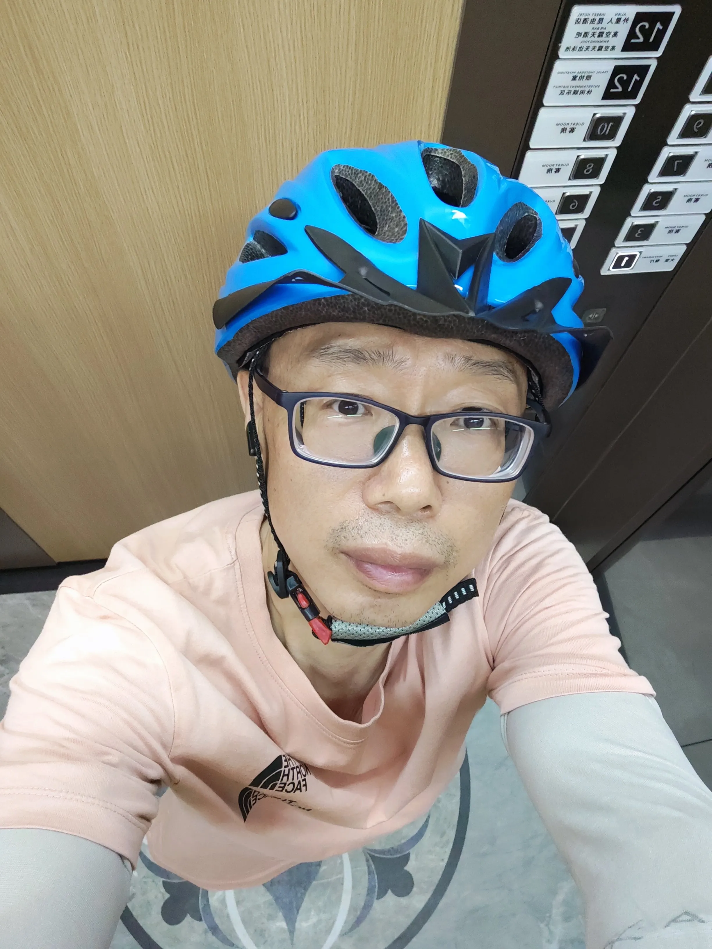 多多出评工具邀请码：西双版纳外卖兼职对比，蜂鸟与美团的优劣分析及建议