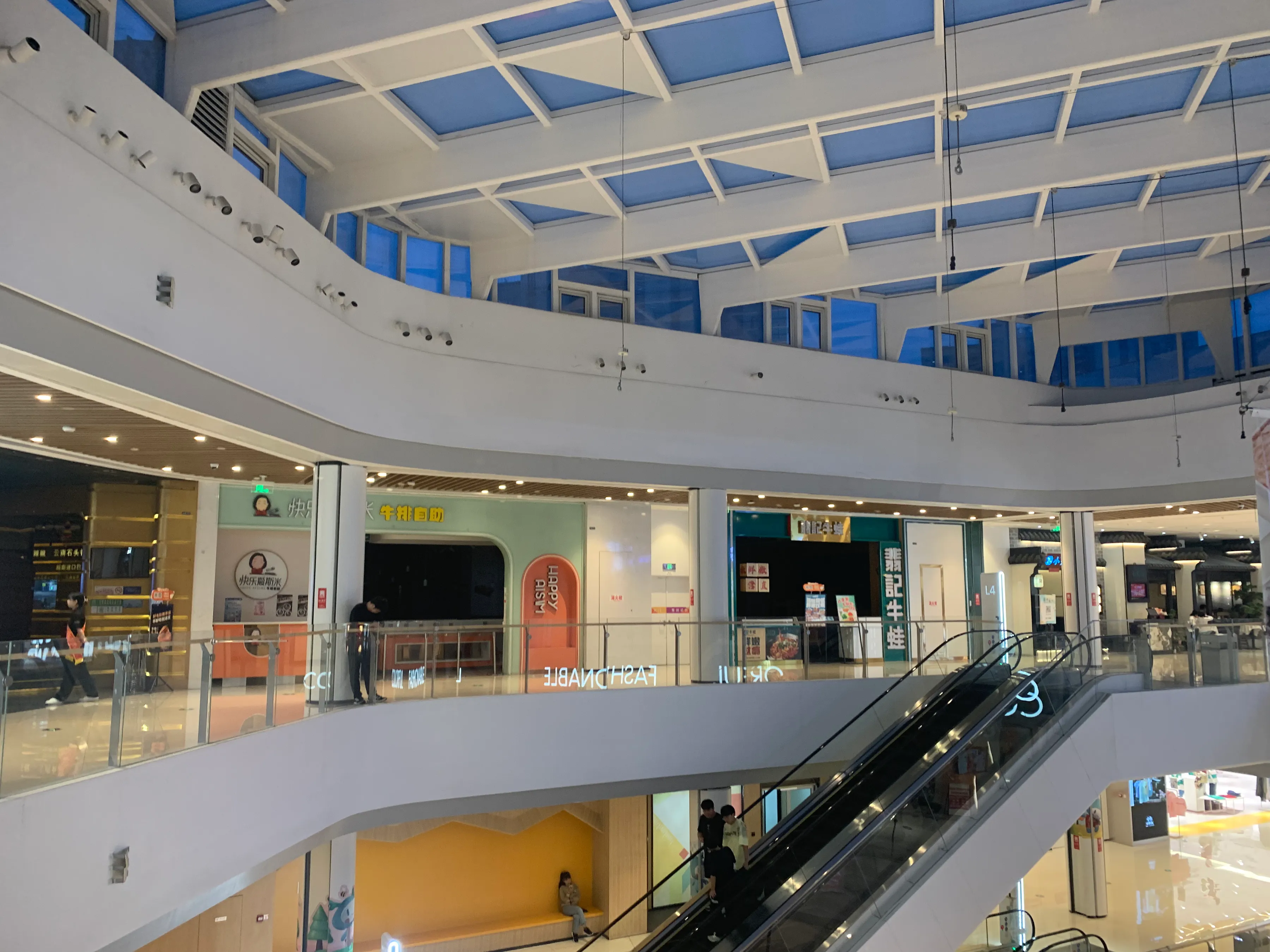 小Q助手邀请码：商场餐饮发展八大策略，提升用户体验与运营效率的关键要素