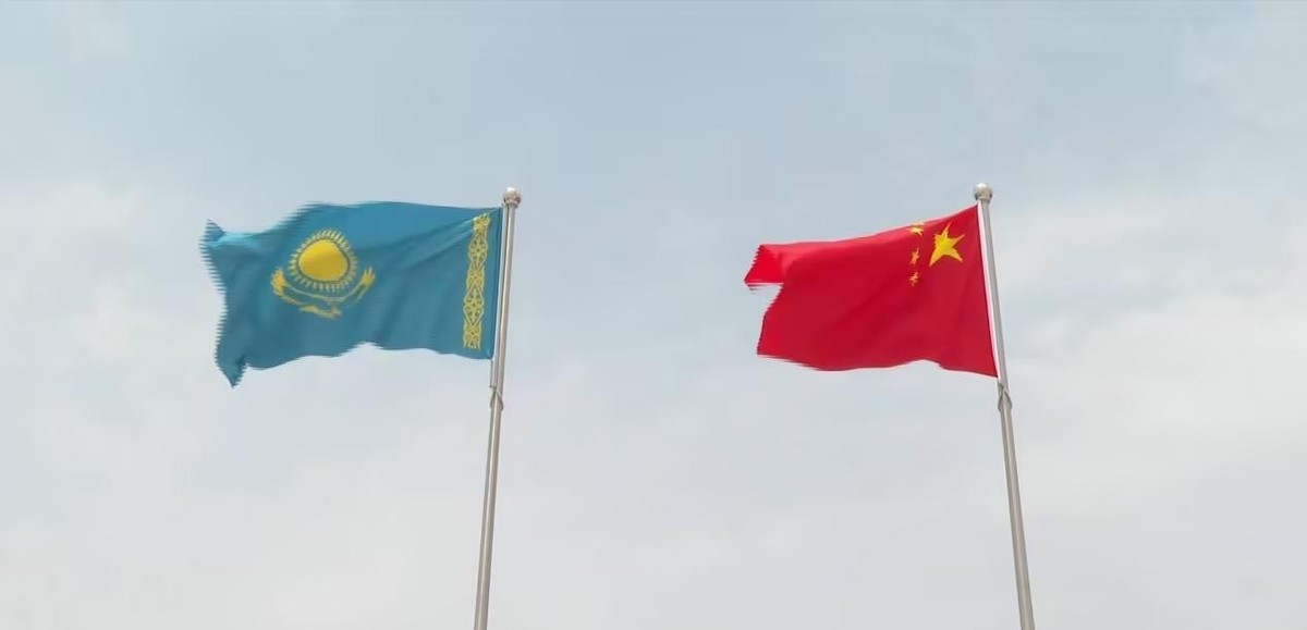 小白助手出评软件：人民币支付革命，哈萨克斯坦接入微信二维码，助力国际化新趋势