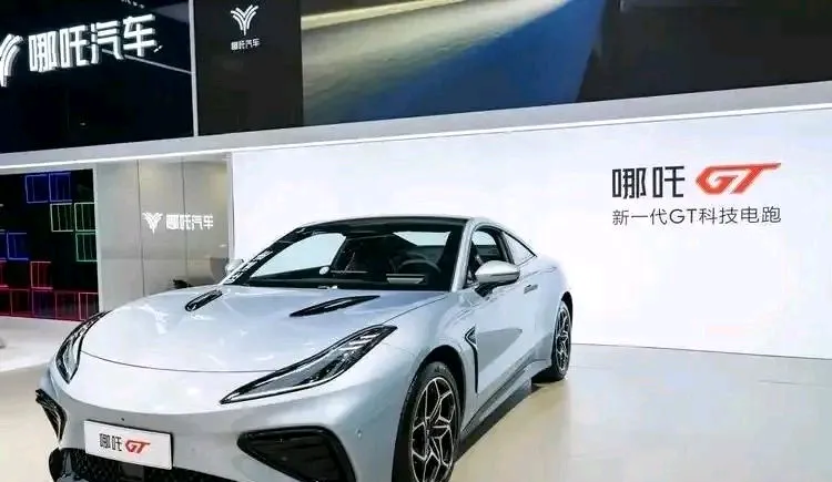 快火助手使用方法：周鸿祎因名字选择错失投资良机，哪吒汽车与零跑汽车对比分析