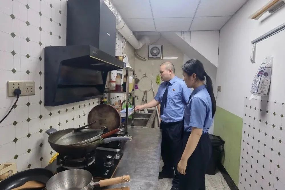 快火助手：数字技术助力武鸣区食品安全监管，提升生食类冷食商家合规性