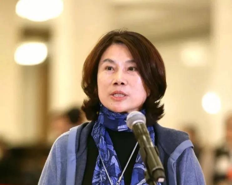 快火助手官网入口：董明珠的催债智慧，用信任与合作打破商业难题