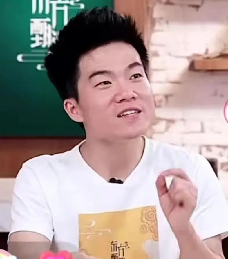 权重大师使用方法：董宇辉为何恐婚？揭秘他对爱情与婚姻的真实看法