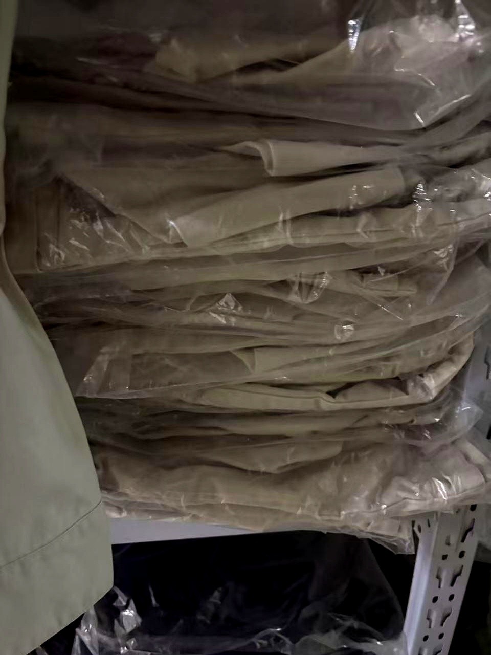星评助手：服装批发零售危机，库存高企与渠道转型对策分析