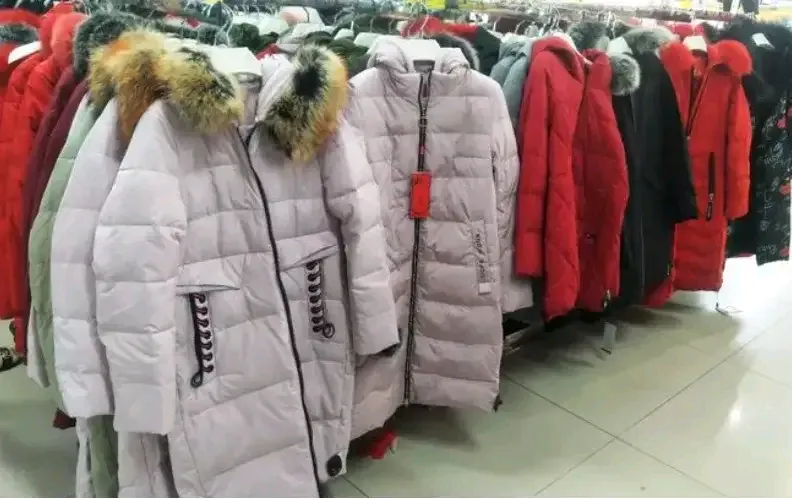 多多留评工具：深入服装行业内幕，快时尚的代价与可持续发展的未来