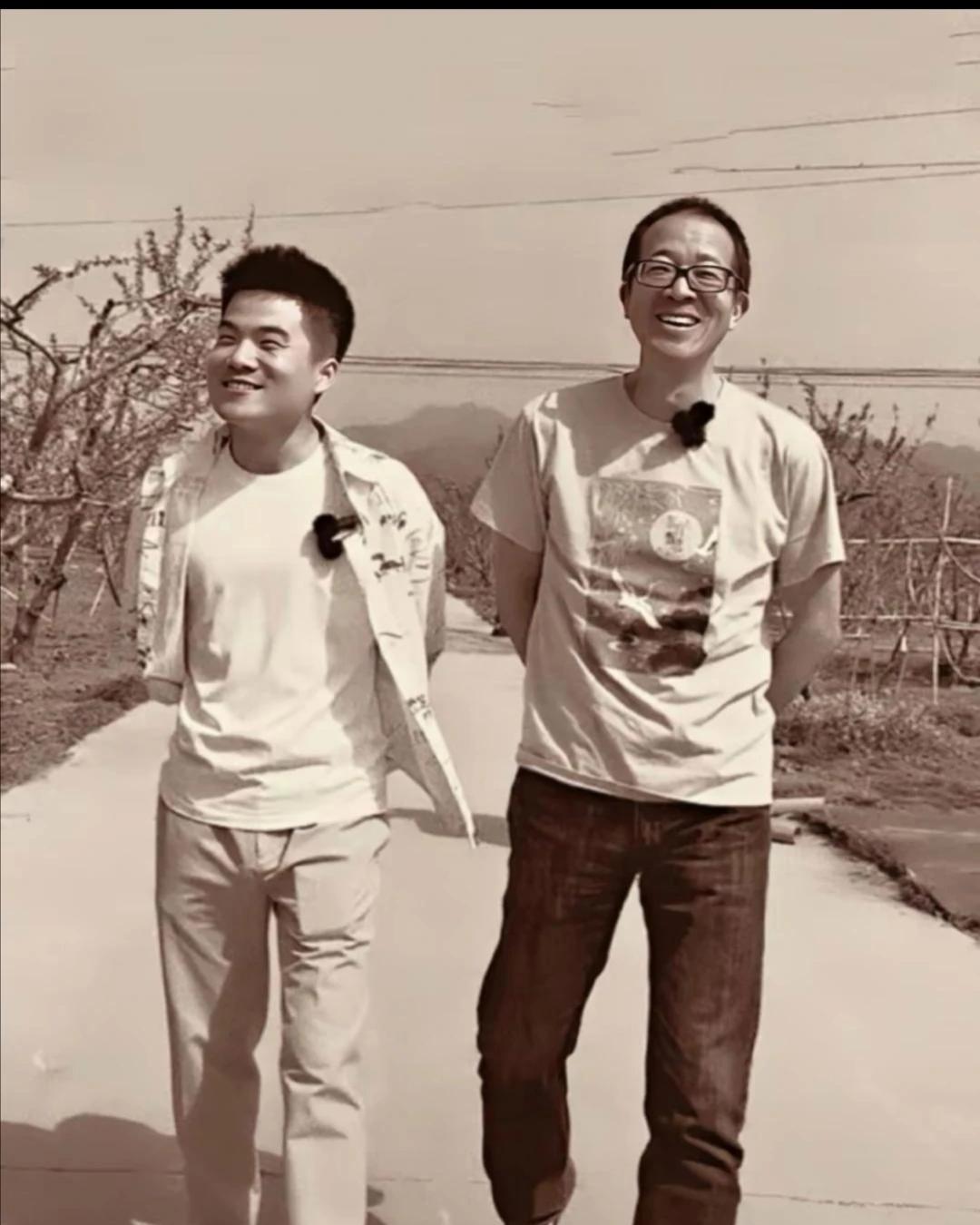 领先助手：董宇辉，从客服到中国顶级电商主持人的励志传奇与企业文化反思