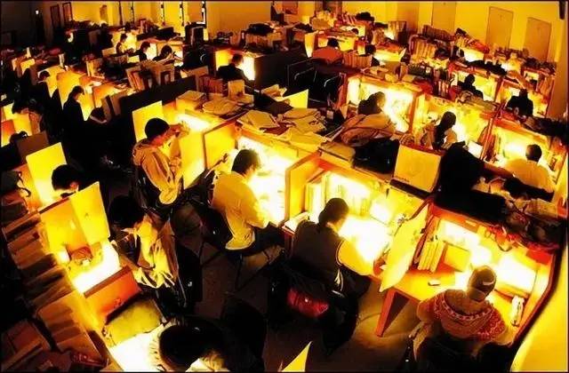 小U助手下载官网：双休政策下的智能自习室现象，孩子们的学习压力与家长的无奈