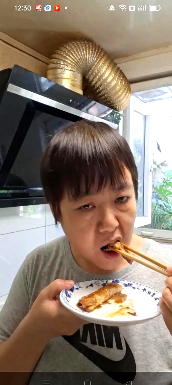 Y助手官网：带鱼直播夫妻档，生活与真实感的缝隙引发争议