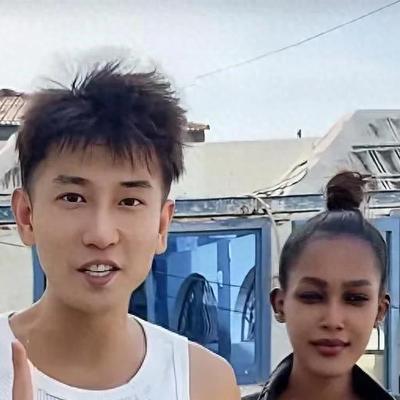 小评评助手怎么用：子恒与艾瑞卡的非洲之旅，网友热议二人或有喜讯传来