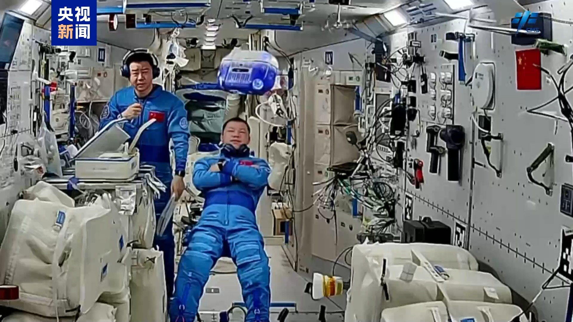 超单助手：神二十乘组在太空的忙碌日常，设备安装与科学实验进展揭秘
