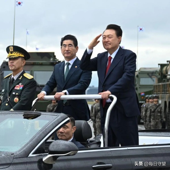 番茄管家软件下载：韩国总统尹锡悦遭逮捕令，政治危机加剧引发弹劾风波